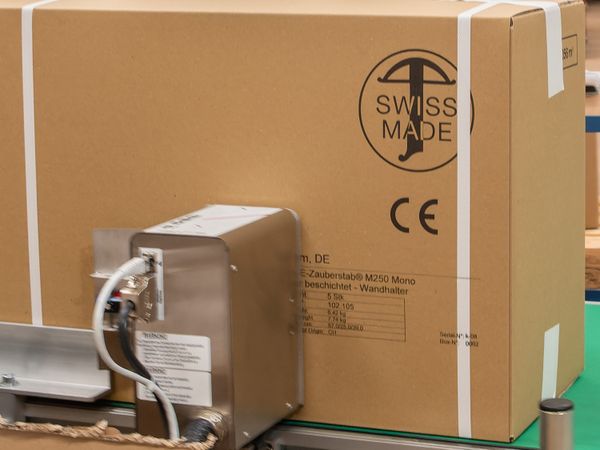 Industriële inkjetprinter Markoprint integra PP 108 bedrukt verzenddoos