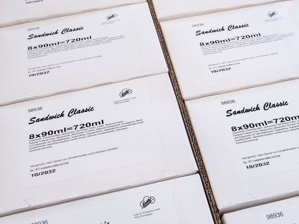 Etiket bovenop doos 4