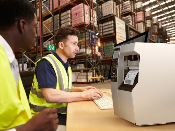 Zebra ZT510 etiketdruktoepassing in logistiek verpakkingsstation