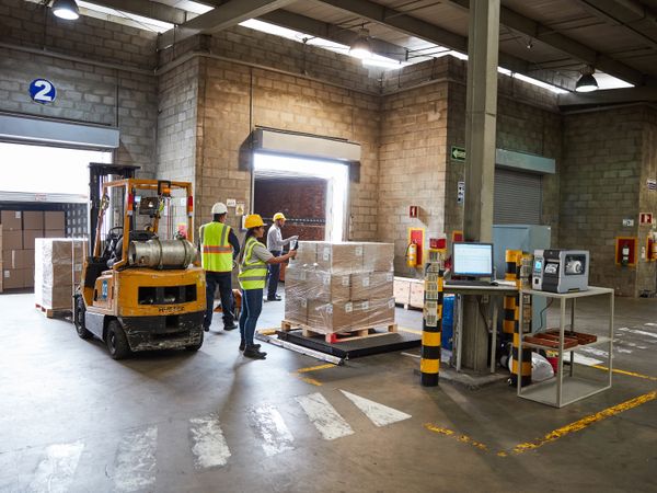 Zebra ZT610 etikettenprintertoepassing voor cross-docking in magazijnlogistiek